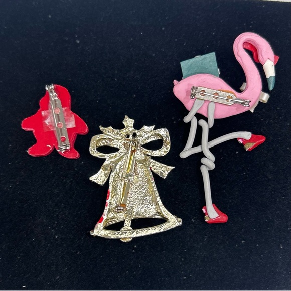 Vintage Christmas Holiday
Theme Brooches Small Red Pink Santa, Bell & Flamingo - Picture 2 of 5
